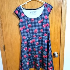 Kreepsville 666 cherry skull dress size XL.